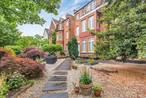 Oxford Road, Teddington