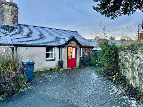 2 Ty Newydd, Llanddoged.jpg