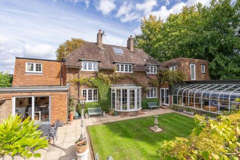 The Ridgeway, Fetcham, Leatherhead, Surrey, KT22