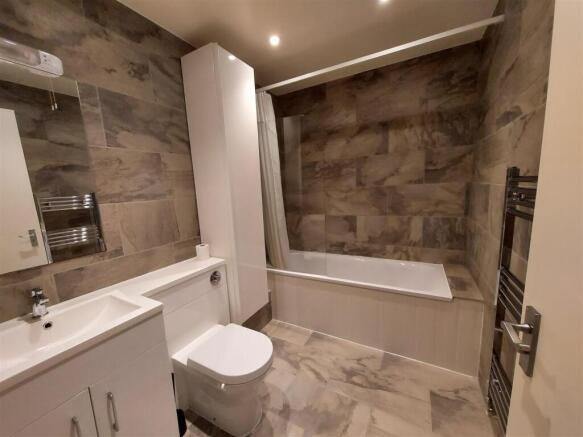 25-11-2020 - Bathroom 2.jpg