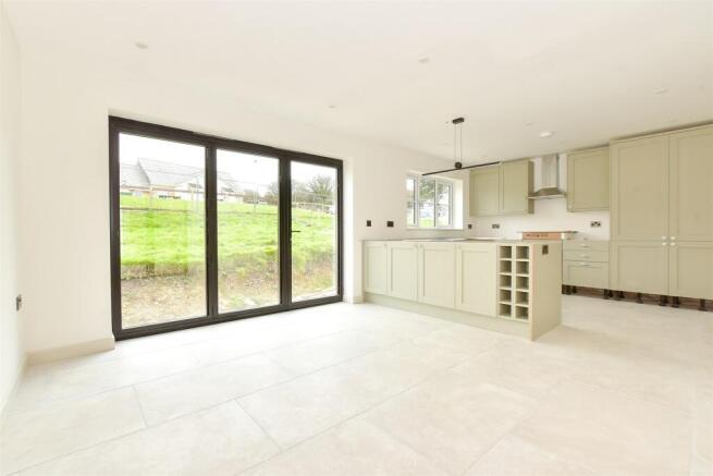 Kitchen/ Dining Room