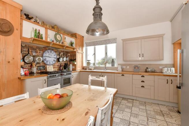 Kitchen/ Breakfast Room