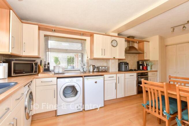 Kitchen/ Breakfast Room