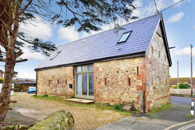 2 Bedroom Barn Conversion For Sale In Church Road Havenstreet