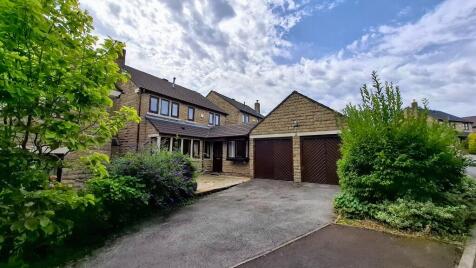 2 Sykes Close, Greenfield, OL3 7PT