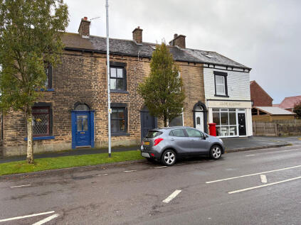 75 Oldham Road, Grasscroft