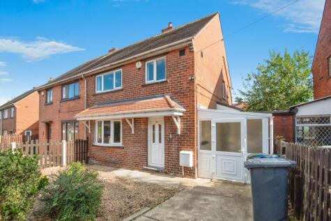 Yvonne Grove, Wombwell, Barnsley, South Yorkshire, S73