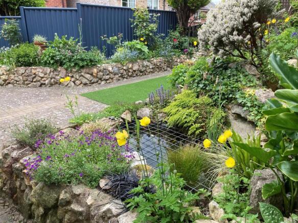 garden to rear - vendor.jpg