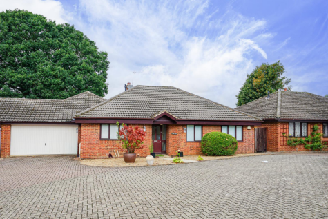 Abbey Walk, Heath And Reach, Leighton Buzzard