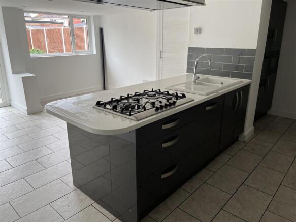Kitchen a.JPG