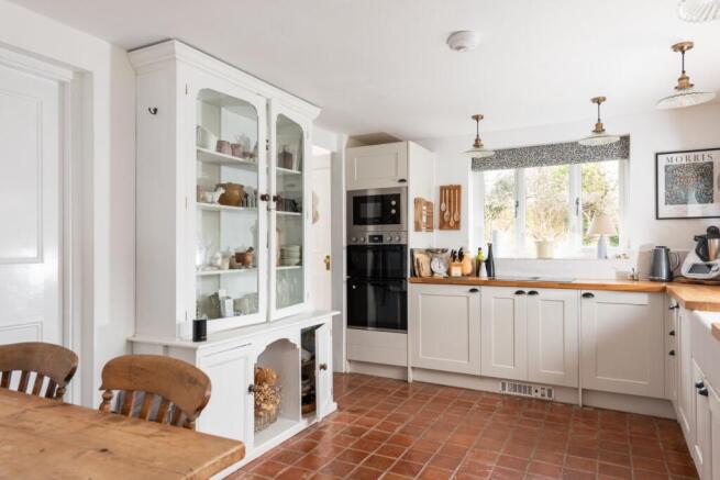 Kitchen/B'fast Room