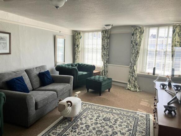 Sitting room.JPG