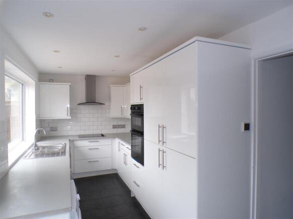 KITCHEN/BREAKFAST ROOM