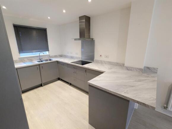 OPEN PLAN LIVING/DINING/KITCHEN AREA