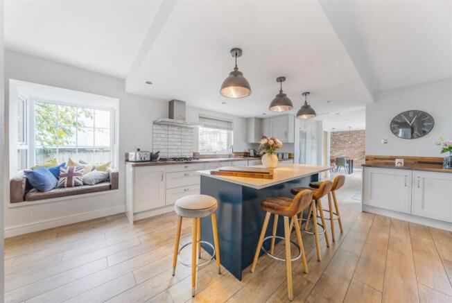 Kitchen/Breakfast Room