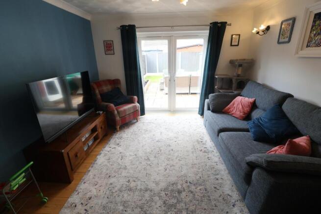 LIVING/DINING ROOM