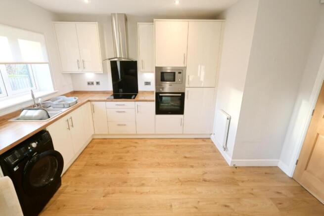 23 Melwood Close Kitchen.JPG