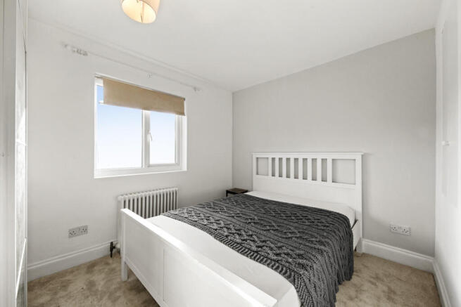 156 Roundwood Roa...