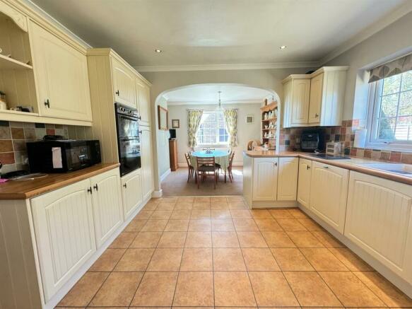 Kitchen/Dining Room