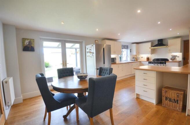 Kitchen/Dining Room