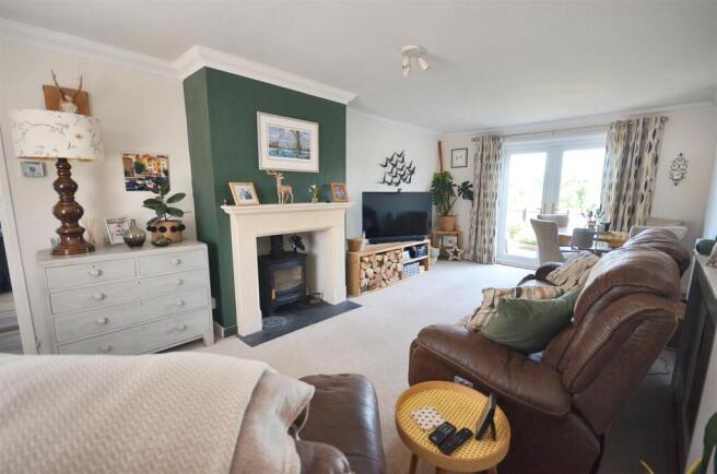 Sitting/Dining Room