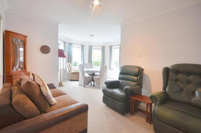 Sitting/Dining Room