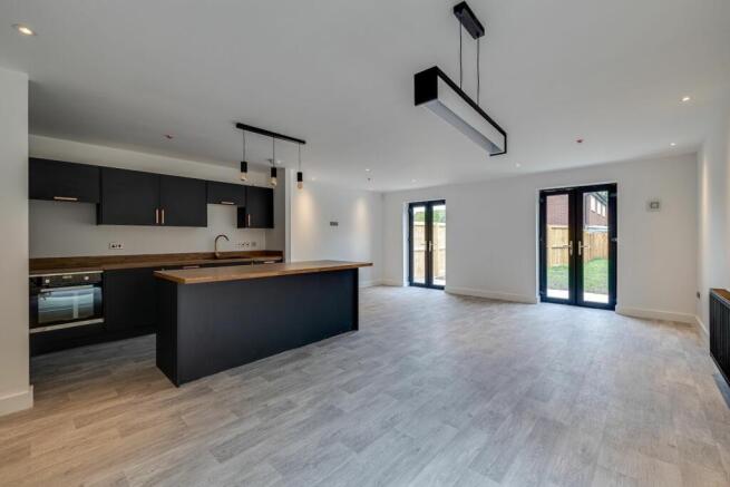 Spacious living/ dining area