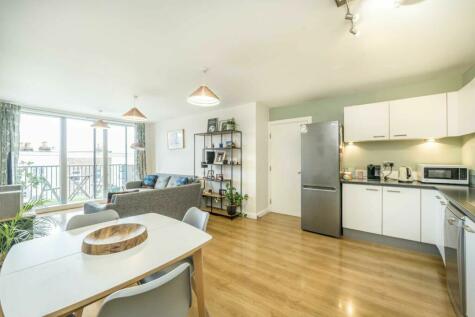 West Hampstead - 3 bedroom flat for sale
