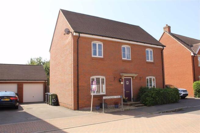 4-bedroom-detached-house-for-sale-in-melksham-sn12