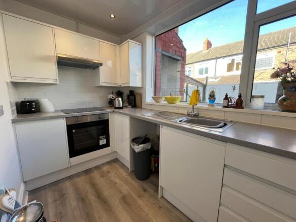 kitchen1.jpg
