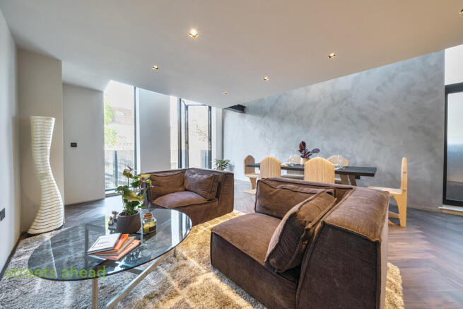 395f8621-b4da-453...