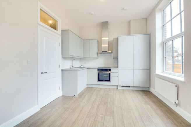 1 bedroom flat to rent in manor drive north, new malden, kt3, kt3