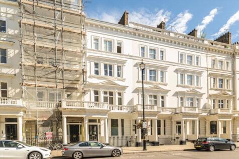 St Georges Drive, London