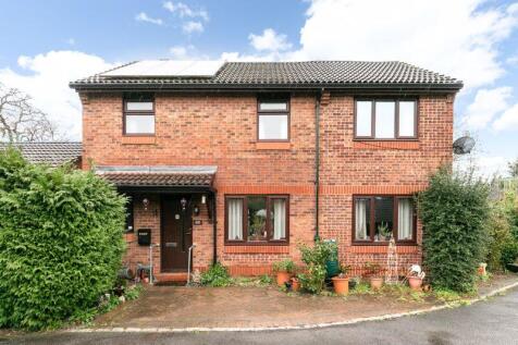 Fisher Close, Hersham, Walton-On-Thames