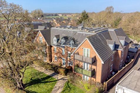 Molesey Road, Hersham 