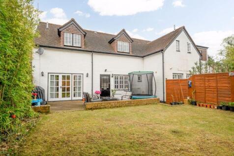 Manor Road, Walton-On-Thames