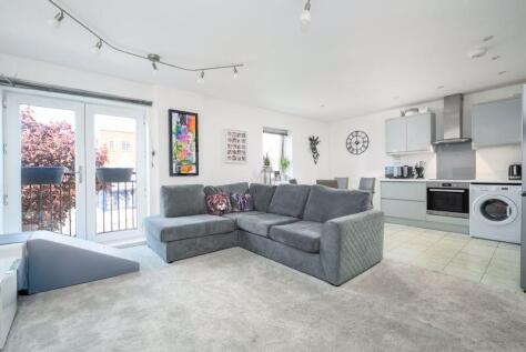 New Zealand Avenue, Walton-On-Thames