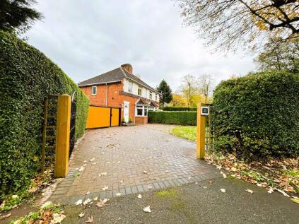 School Avenue, Brownhills, Walsall WS8 6AG