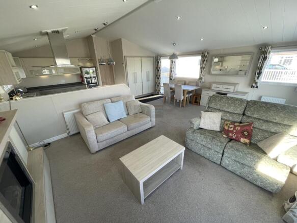 Lounge a.JPG