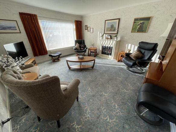 Lounge a.JPG