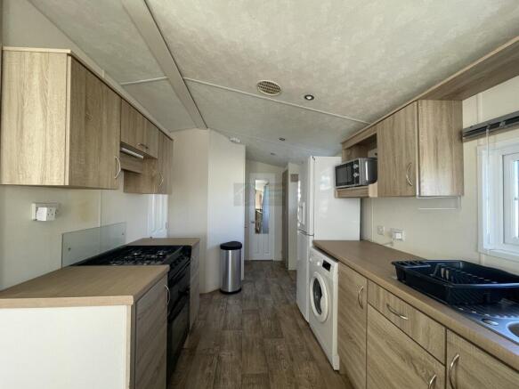 Kitchen a.JPG