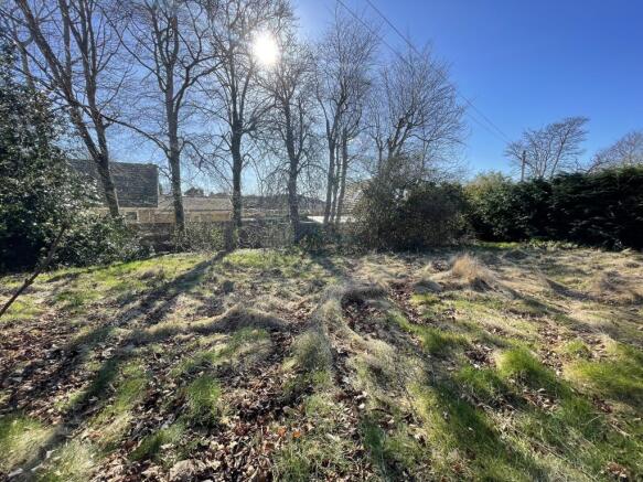 Rear Garden b.JPG