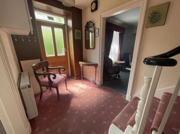 Entrance hallway b.JPG