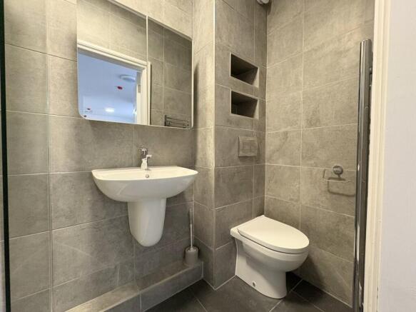 EN SUITE