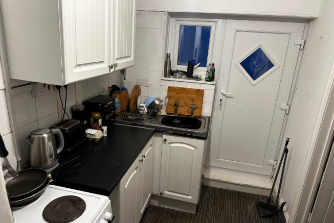Photo 3