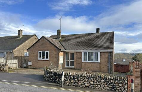 Chard - 2 bedroom detached bungalow for sale