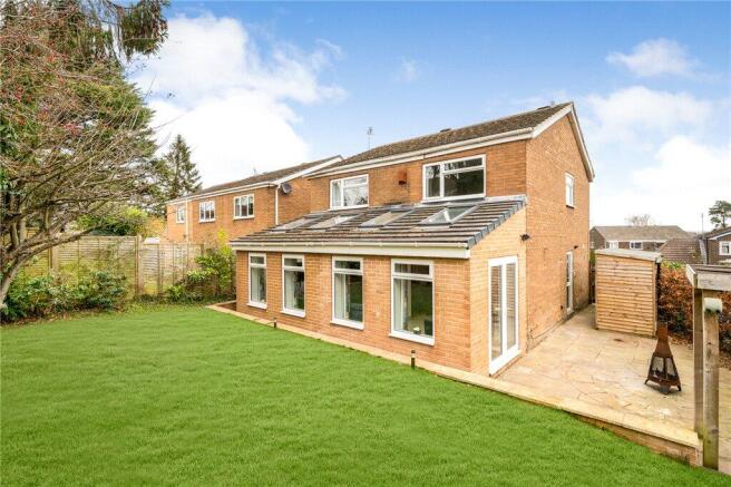11 Hookstone Close