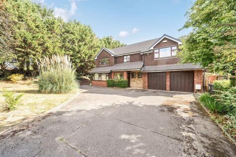Detached House & Annexe - Valley Forge Close, Tonbridge, TN10 4EU