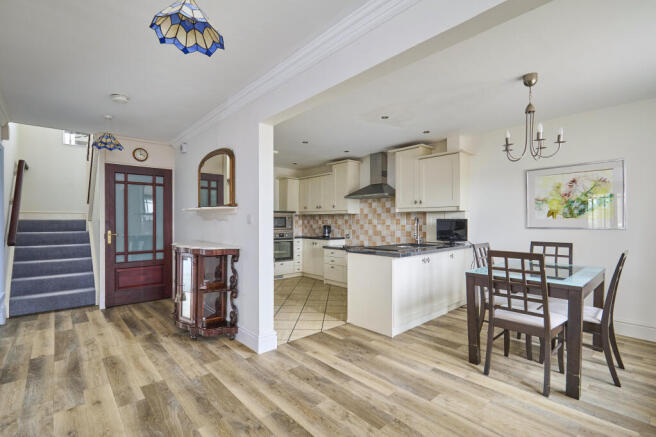 Entrance/Kitchen