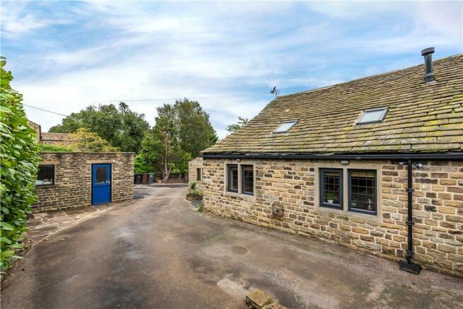 2 Bedroom Barn Conversion For Sale In Tong Lane Bradford West